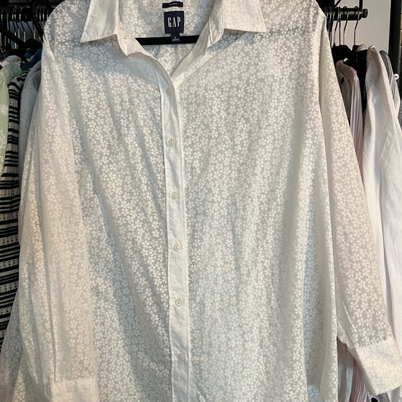 GAP Ivory Floral Long Sleeve Shirt - Picture 2 of 6